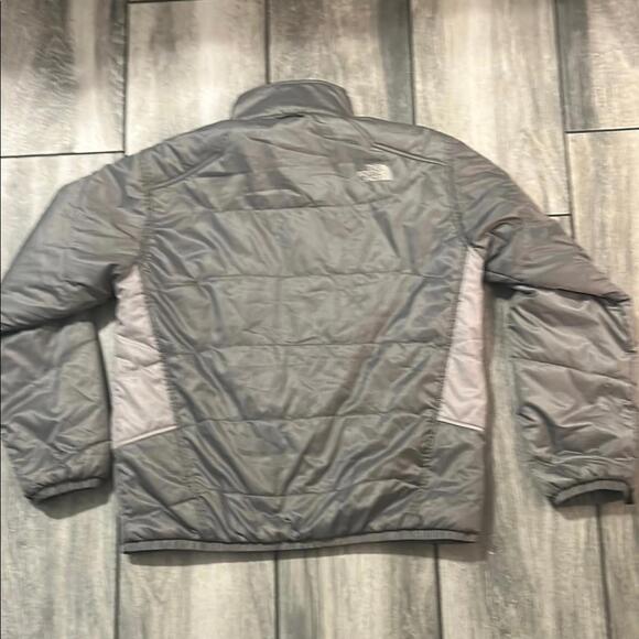 The North Face Men's Quilted Puffer Jacket - Picture 11 of 13